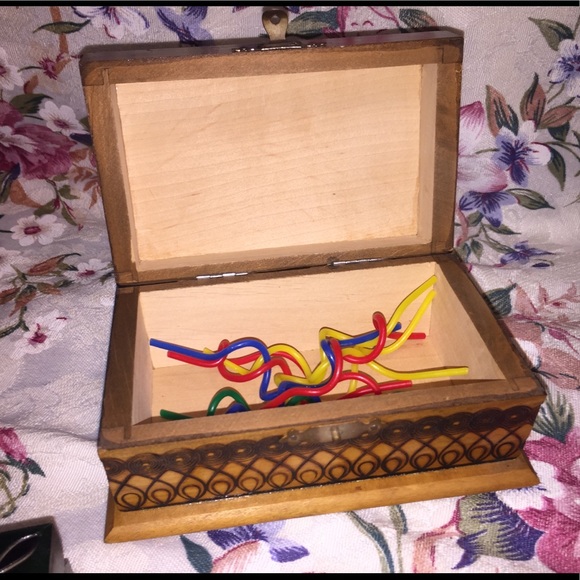 Vintage Footed Burn Carved Jewelry Box - Picture 6 of 8